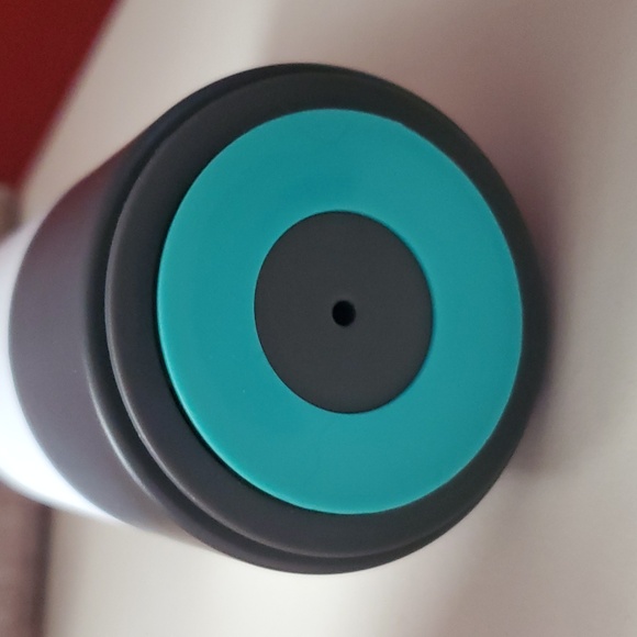 Toadfish Non-Tipping Slim Can Cooler - Picture 10 of 10